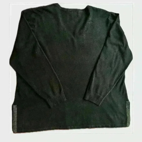 Adrienne Vittadini Long Sleeve Black Sweater (Y18) - Picture 3 of 9